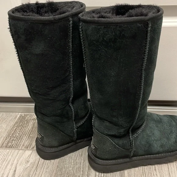 Uggs tall - black - size 7 - Picture 4 of 7